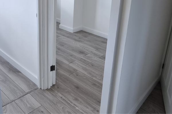 Laminate grey 8mm fitted