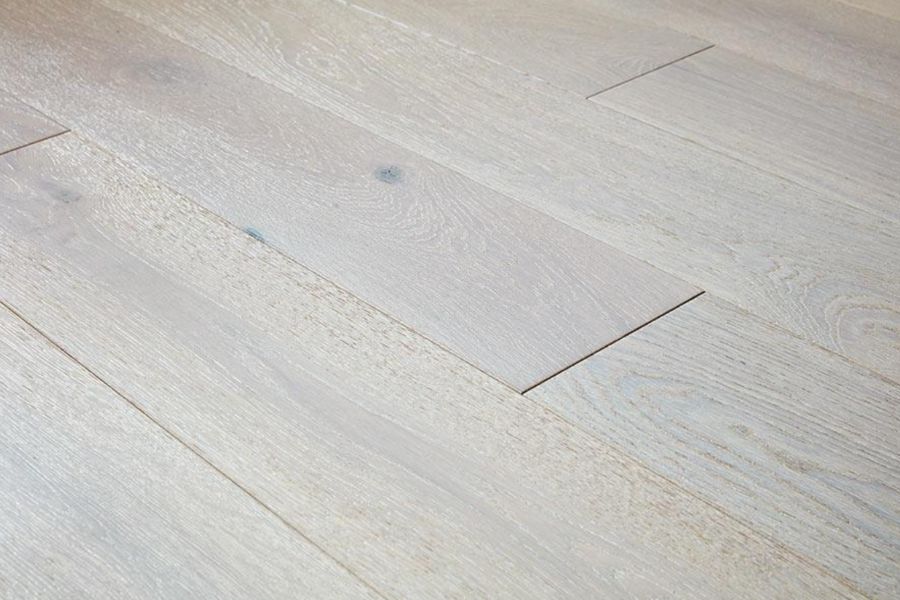 Engineered Rustic Oak Flooring 20mm Winter Dawn Lacquered